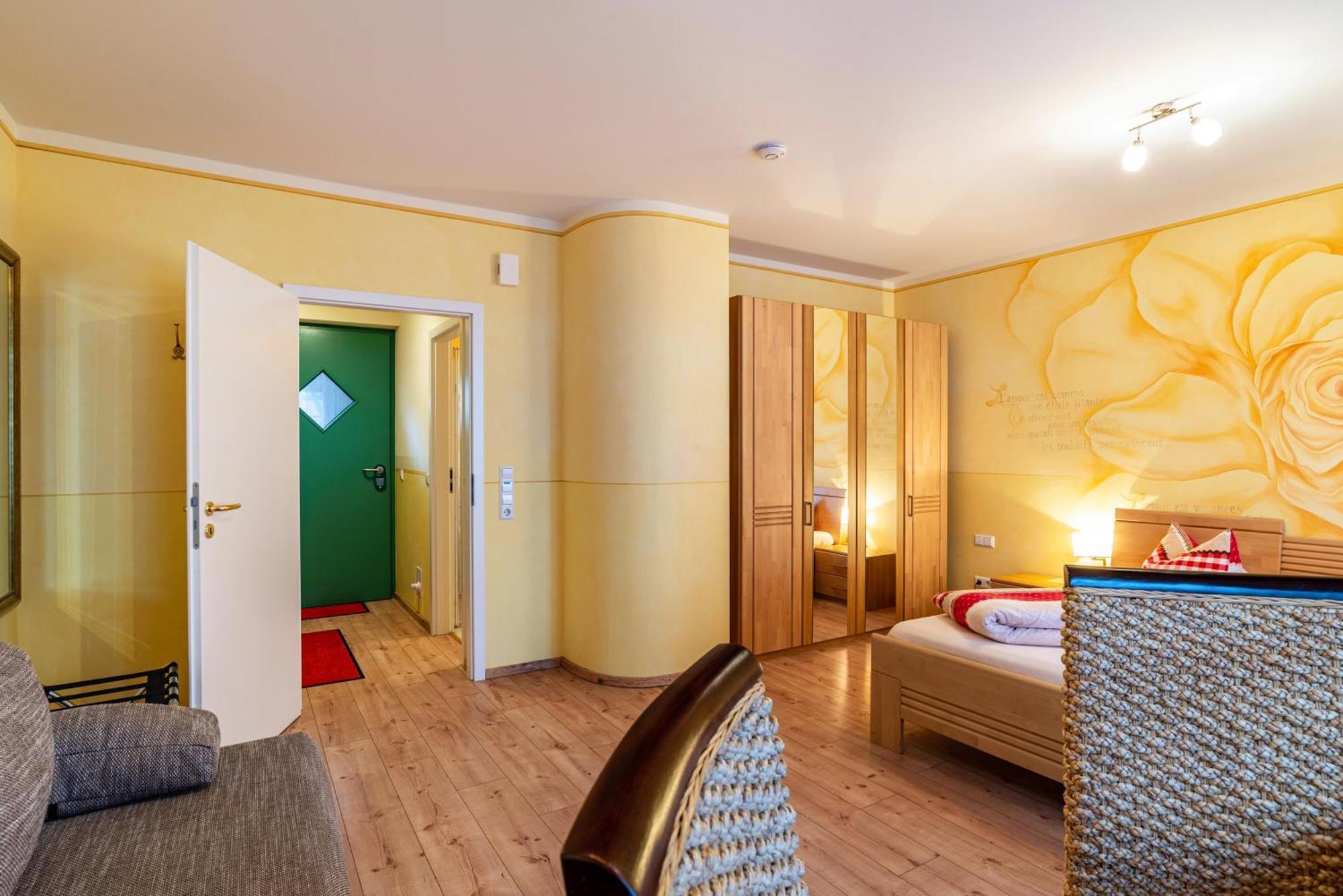 Schusterjunge Aparthotel Засбахвальден Экстерьер фото